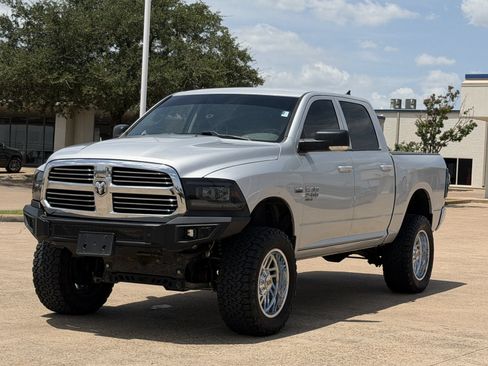 Used 2019 RAM 1500 Lone Star AWD/4WD image 8