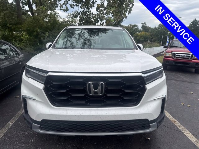 Used 2025 Honda Pilot Elite image 2
