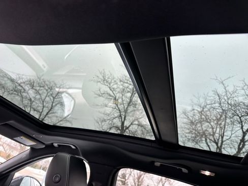 Used 2024 Jaguar F-PACE R-Dynamic S image 13