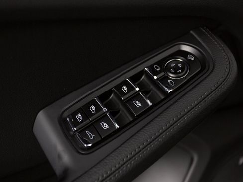 New 2026 Porsche Macan S image 14