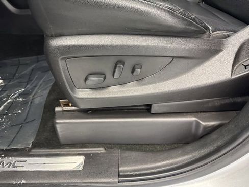 Used 2018 GMC Yukon SLT image 19