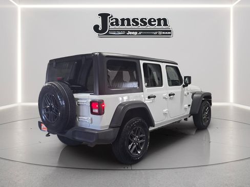 Used 2024 Jeep Wrangler Sport S image 5