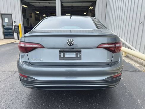 Used 2024 Volkswagen Jetta SE FWD image 7