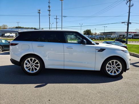 Certified 2026 Land Rover Range Rover Sport SE AWD/4WD image 6