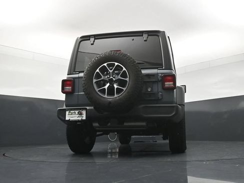 Used 2025 Jeep Wrangler Unlimited Sport AWD/4WD image 23
