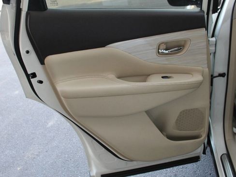 Used 2015 Nissan Murano S FWD image 15