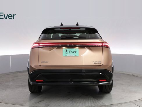 Used 2023 Nissan Ariya image 13