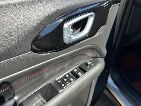 Used 2023 Jeep Compass Trailhawk AWD/4WD image 11
