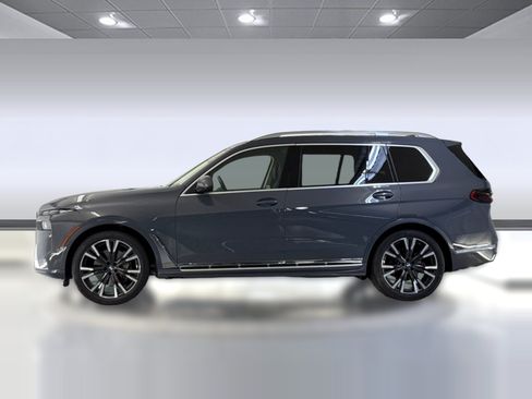 Used 2024 BMW X7 xDrive40i w/ Parking Assistance Package AWD/4WD image 2
