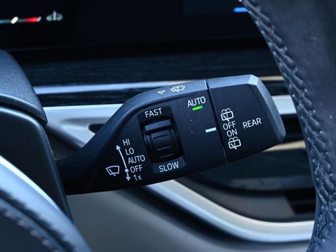 Certified 2025 BMW X7 xDrive40i w/ Executive Package image 37