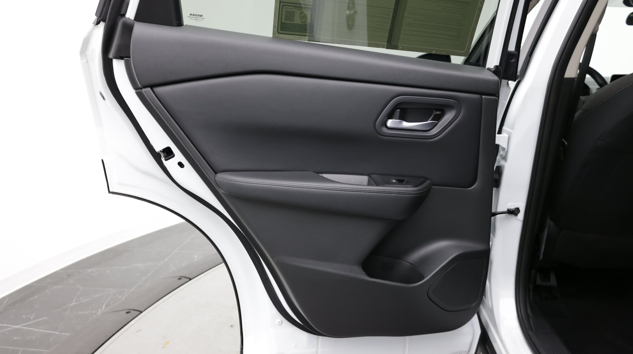 Used 2024 Nissan Rogue SV FWD image 29