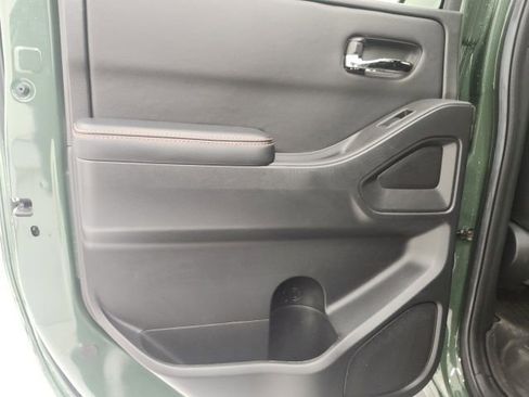 Used 2025 Nissan Frontier Pro-X w/ Pro Convenience Package image 9