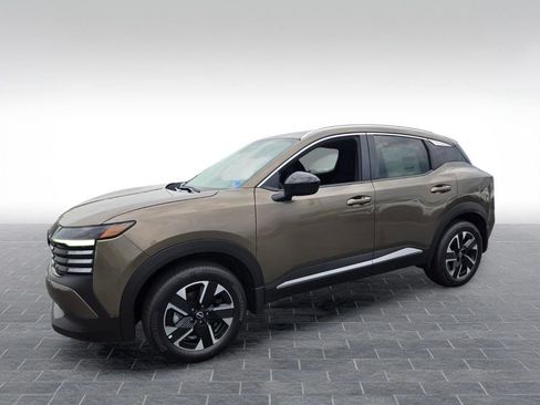 New 2026 Nissan Kicks SV AWD/4WD image 2