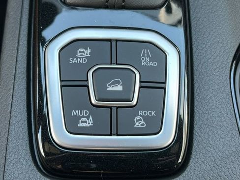 New 2026 Nissan Frontier SV w/ SV Convenience Package AWD/4WD image 35