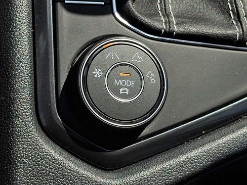 Certified 2024 Volkswagen Tiguan SE AWD/4WD image 23