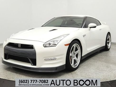 Used 2016 Nissan GT-R Premium AWD/4WD image 1