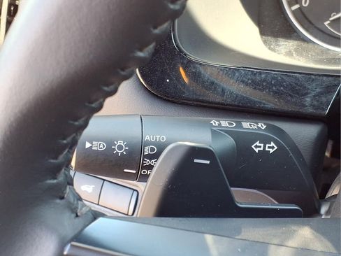 Used 2025 Nissan Pathfinder SV FWD image 20
