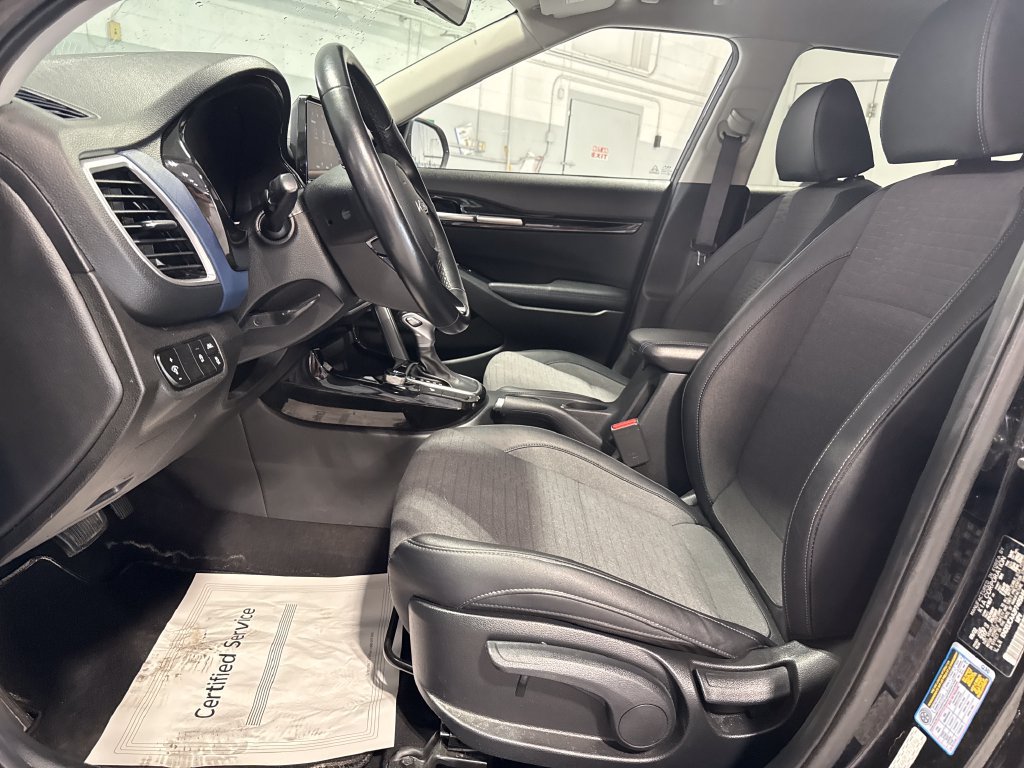 Used 2023 Kia Seltos S w/ Navigation Package AWD/4WD image 25