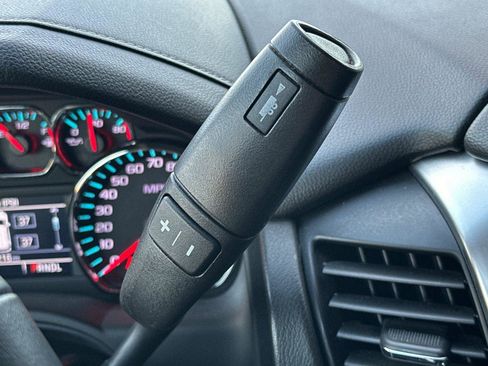 Used 2019 Chevrolet Suburban LT image 23