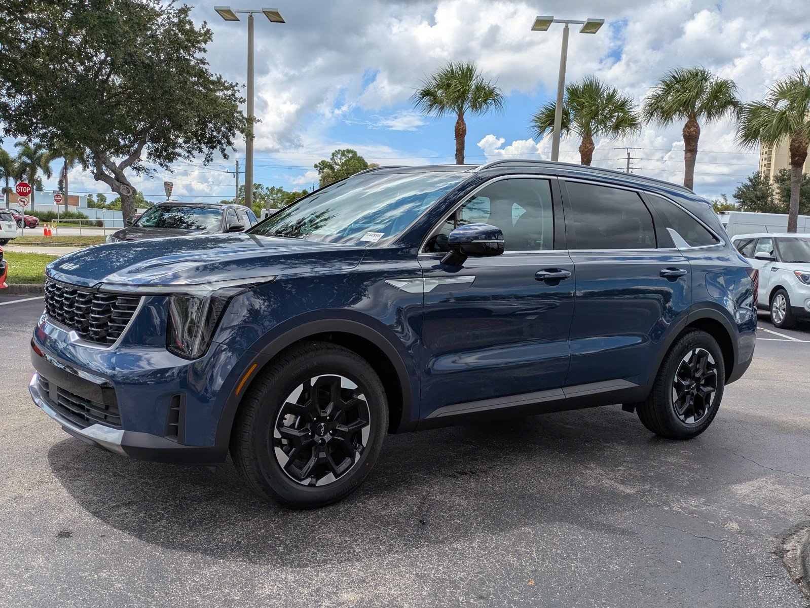 Certified 2026 Kia Sorento S w/ S Panoramic Sunroof Package FWD image 6