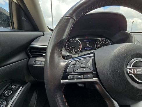 Used 2024 Nissan Altima 2.5 SR FWD image 11
