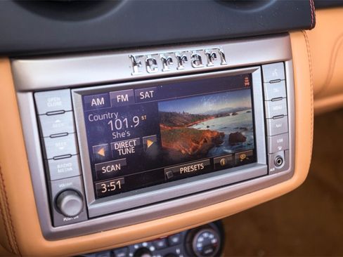 Certified 2014 Ferrari California image 33