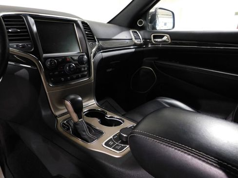 Used 2017 Jeep Grand Cherokee Overland image 77