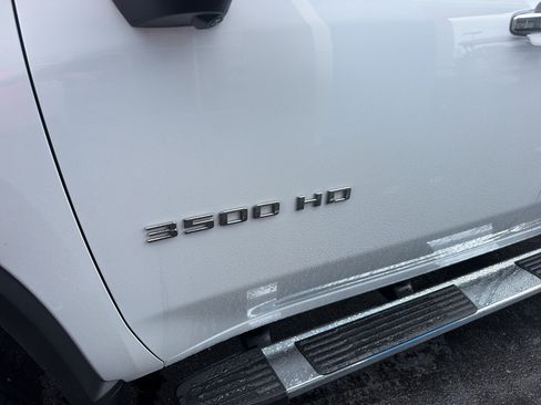 Used 2025 Chevrolet Silverado 3500 LTZ w/ LTZ Plus Package AWD/4WD image 5