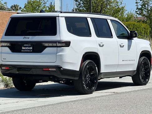New 2026 Jeep Grand Wagoneer Limited AWD/4WD image 4