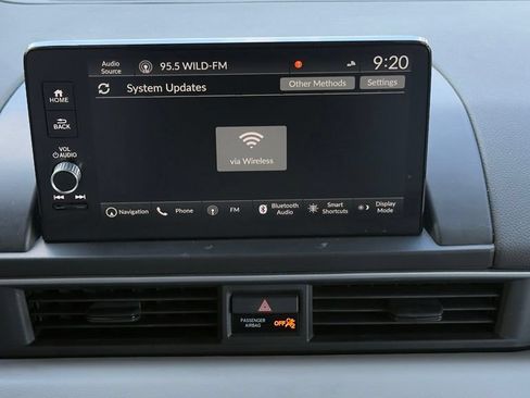 Used 2024 Honda Pilot Touring image 22