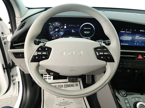 Used 2025 Kia Niro Wave w/ Wave Preserve Package image 12