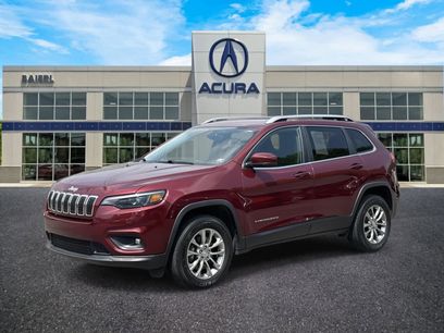 Used 2019 Jeep Cherokee Latitude Plus w/ Comfort/Convenience Group