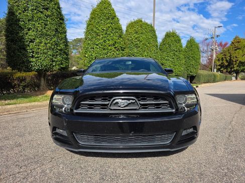 Used 2013 Ford Mustang Premium image 8