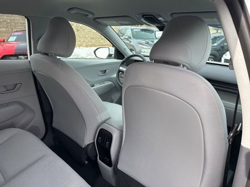 Used 2025 Hyundai Kona SEL image 24