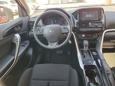 Used 2025 Mitsubishi Eclipse Cross ES image 8