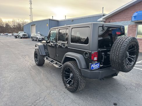 Used 2017 Jeep Wrangler Unlimited Sport w/ Connectivity Group image 4