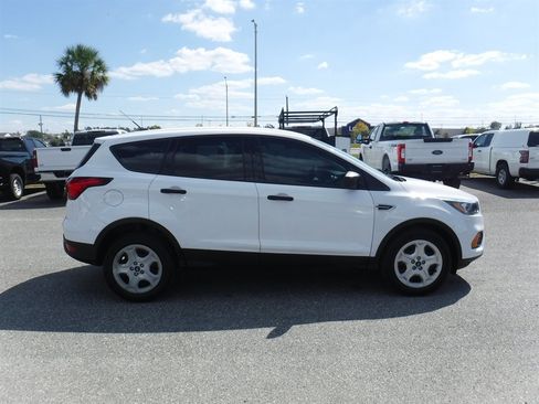 Used 2019 Ford Escape S image 3