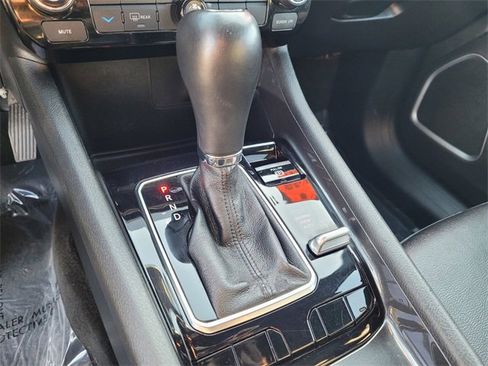 Used 2024 Jeep Compass Latitude image 21