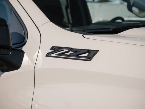 New 2026 Chevrolet Silverado 1500 Custom Trail Boss w/ LPO, Dark Essentials Package image 10