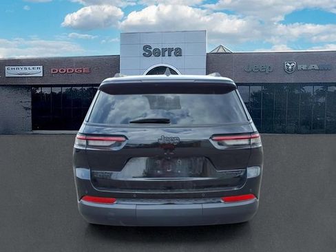 Used 2024 Jeep Grand Cherokee L Limited w/ Black Appearance Package AWD/4WD image 5