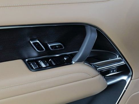 New 2026 Land Rover Range Rover SE image 26
