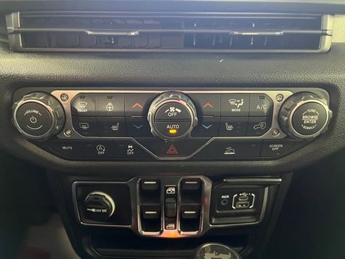 Used 2026 Jeep Wrangler Sport S image 33