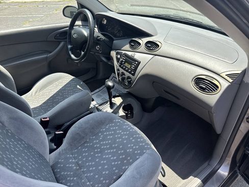 Used 2002 Ford Focus ZX3 Hatchback FWD image 8