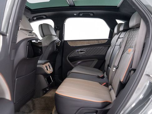 Certified 2023 Bentley Bentayga AWD/4WD image 22
