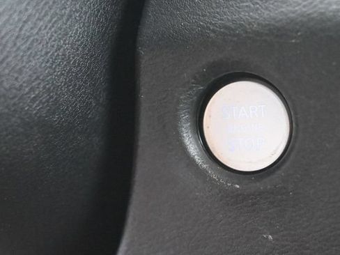 Used 2022 Nissan Frontier SV AWD/4WD image 24