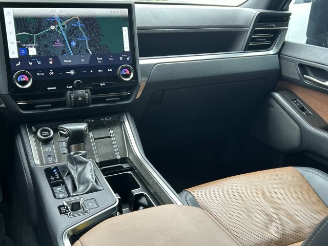 Used 2024 Lexus GX 550 w/ Accessory Package (Z1) AWD/4WD image 26