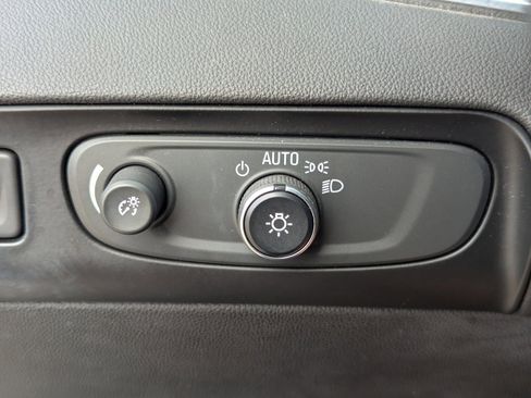 Used 2018 Buick Enclave Essence w/ Trailering Package image 32