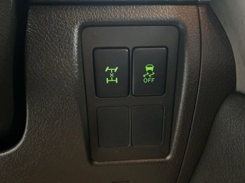 Used 2010 Toyota Land Cruiser image 26