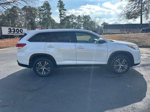 Used 2019 Toyota Highlander Plus image 6