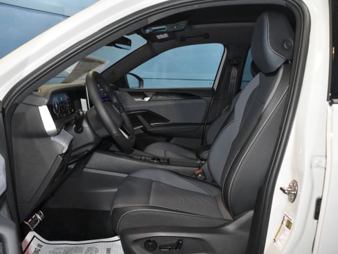 New 2026 Volkswagen Tiguan SE R-Line AWD/4WD image 6